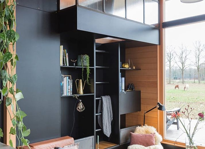 Veranda van Vakantiehuis in Lettele met uitzicht op de natuur van Salland, Overijssel.