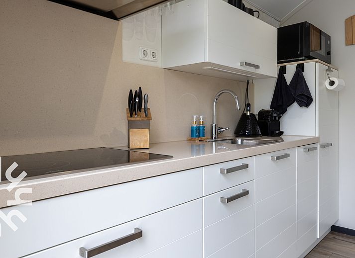 Modernes Badezimmer im Ferienhaus OV472, Nieuw-Heeten, Overijssel mit luxurioesen Annehmlichkeiten.