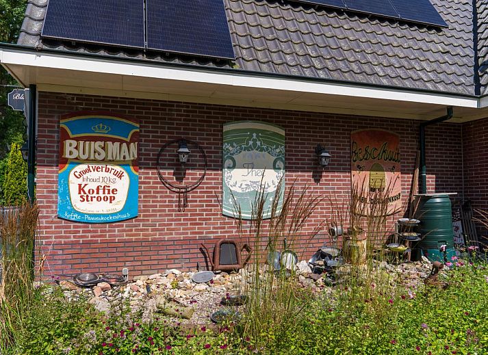 Comfortabele slaapkamer met tweepersoonsbed in vakantiehuis Reggezicht, Marle, Salland, Overijssel.