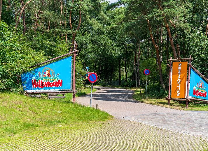 Tweede slaapkamer van Weidezicht A in Marle, Overijssel met dakraam voor natuurlijk licht.