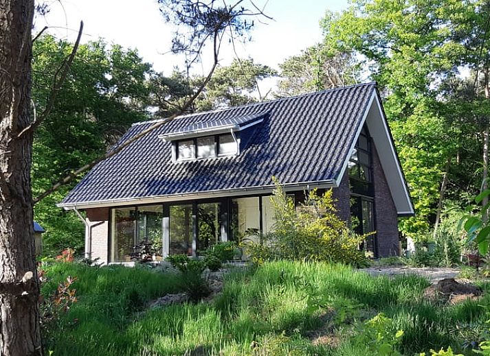 Vacation home in Ommen, located in the Vecht region, Overijssel, surrounded by green nature.