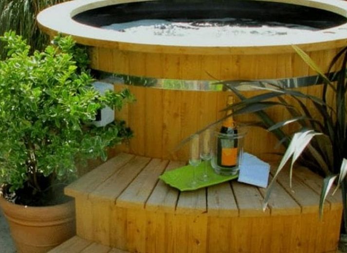 Snowy landscape around Holiday home in Ommen, in the middle of the Vecht region, Overijssel.