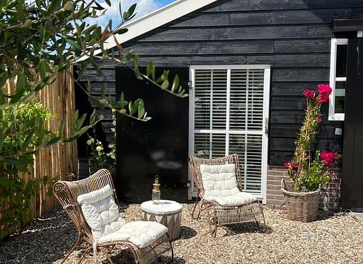 Charmant vakantiehuis in Ommen met rieten dak, gelegen in de groene Vechtstreek, Overijssel, omringd door natuur en rust.