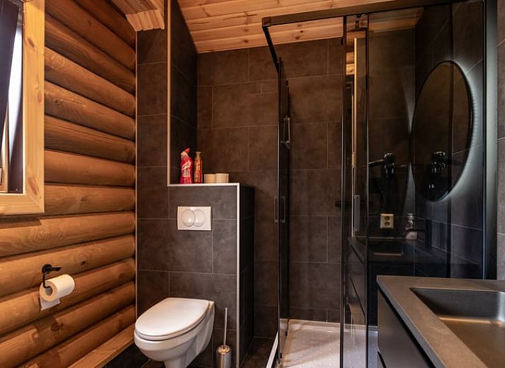 Sfeervolle avondverlichting van Vakantiehuis in Ommen, een knus vakantieverblijf in de Vechtstreek, Overijssel.