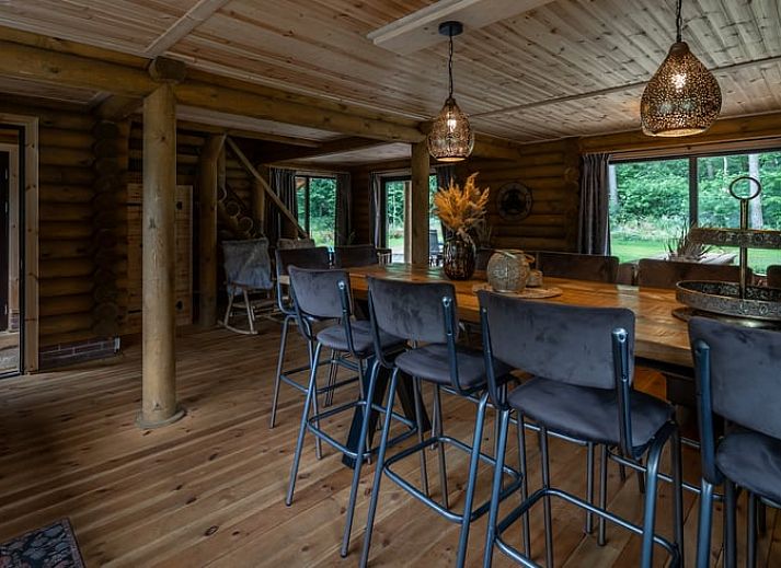 Vakantiehuis in Ommen met ruime veranda, gelegen in de natuurrijke omgeving van de Vechtstreek, Overijssel.