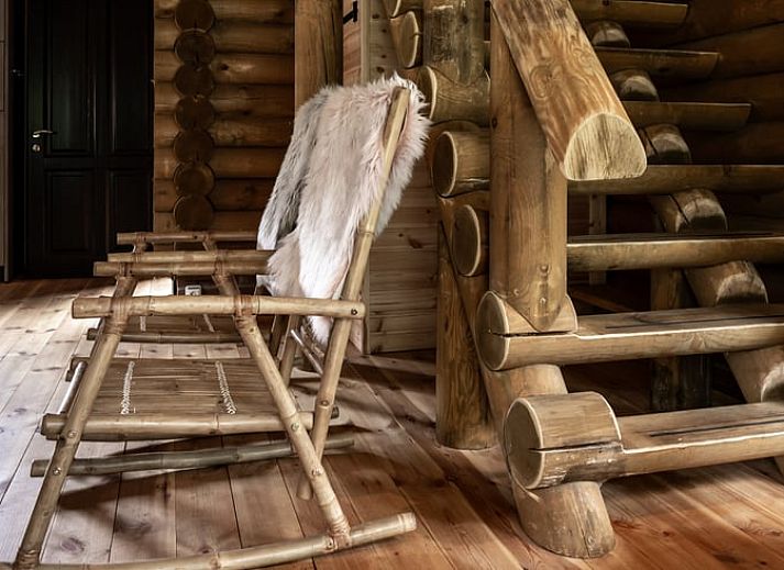 Groot terras bij Vakantiehuis in Ommen, ideaal voor buitenactiviteiten in de Vechtstreek, Overijssel.