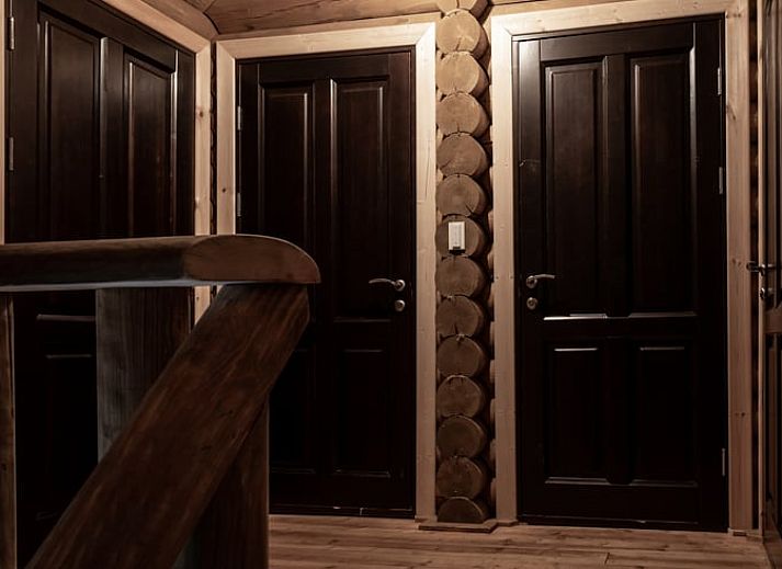 Groot terras bij Vakantiehuis in Ommen, ideaal voor buitenactiviteiten in de Vechtstreek, Overijssel.