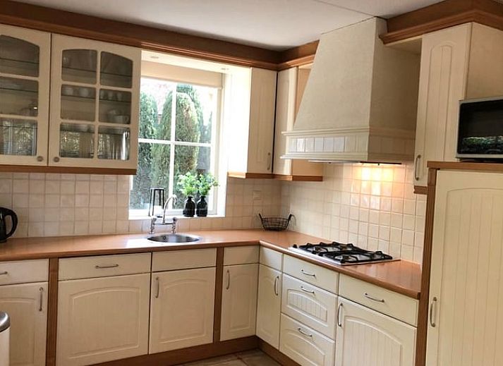 Outdoor space with seating at Huisje in Beerze, vacation home in the Vecht region, Overijssel.