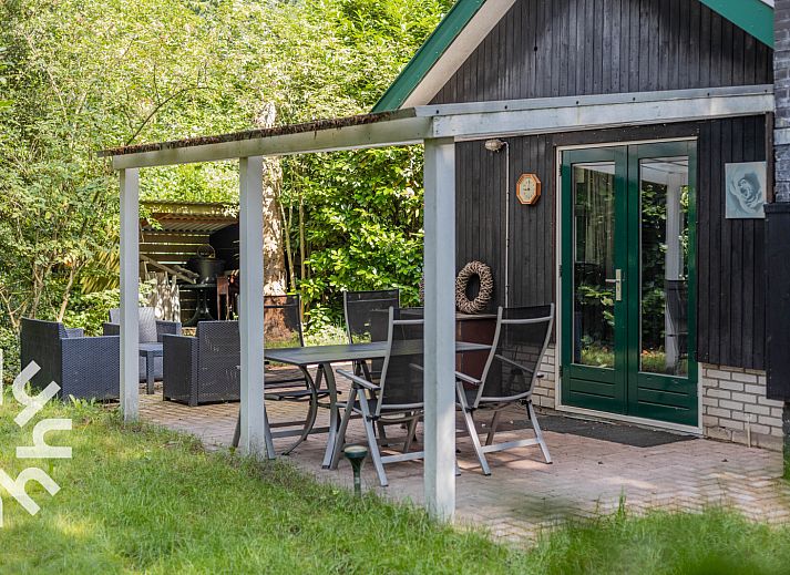 Ferienhaus OV260 in Beerze, Vechtstreek, Overijssel, umgeben von gruener Natur und rustikalem Charme.