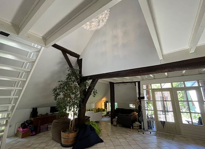 Charmantes Reetdachhaus in Beerze, umgeben von gruener Natur in der Region Vecht, Overijssel.