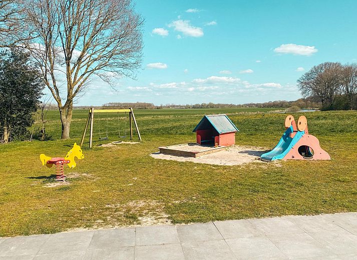 Farm de Vechtvallei in Beerze, charming vacation home in the Vecht region with green garden.