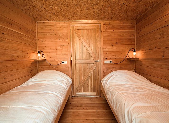 Gemuetliches Fruehstueck auf der Terrasse von Youpi! Lodge, ein Ferienhaus in Beerze, Vechtstreek, Overijssel.