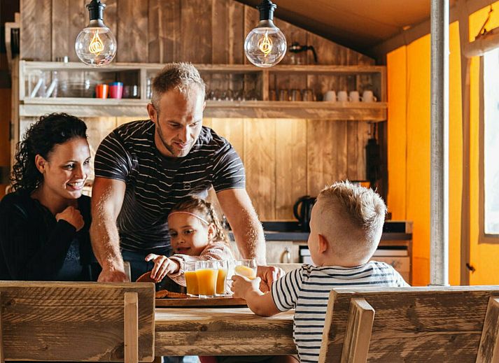Geniet van quality time in de buitenlucht bij Vechtglamping Lodge in Beerze, Vechtstreek.