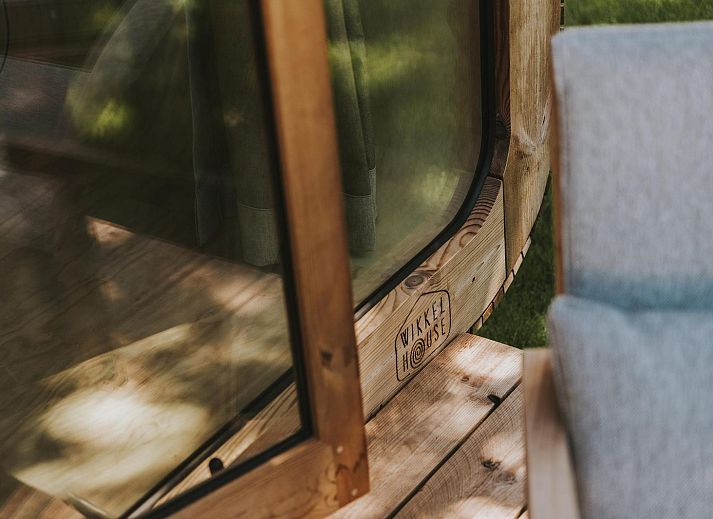 Familienaktivitaeten im Wikkelhouse Duo, einer Glamping-Lodge in Beerze, Overijssel.