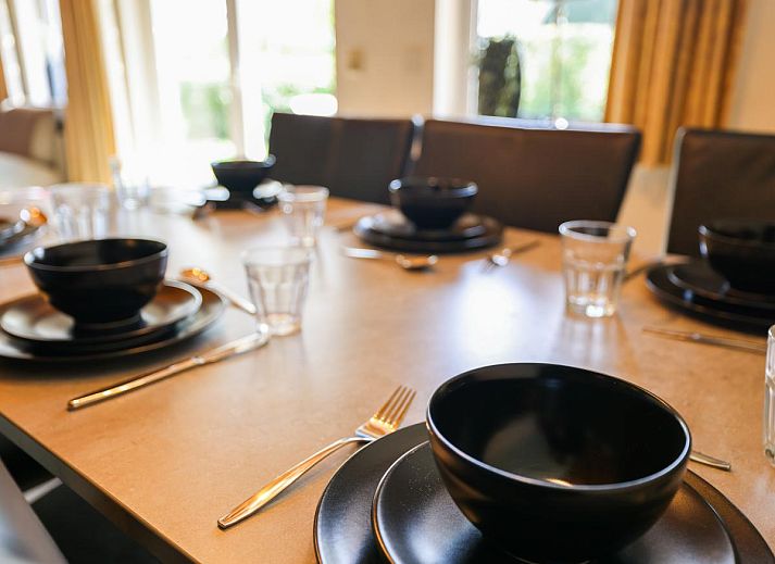 Binnenzwembad bij vakantiehuis Mali in Gramsbergen, Vechtstreek, ideaal voor ontspanning in Overijssel.