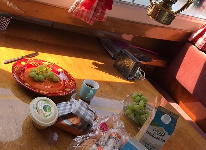 Gezellige binnenruimte van Huisje in Daarleveen, vakantieaccommodatie in Gramsbergen, Overijssel met sfeervolle inrichting.