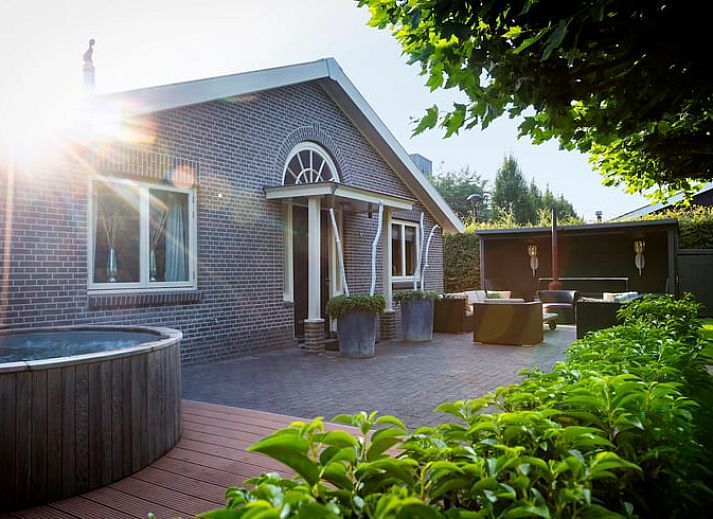 Vakantiehuis in Dalfsen met zonnige tuin, gelegen in de groene omgeving van de Vechtstreek, Overijssel. Geniet van rust en natuur.