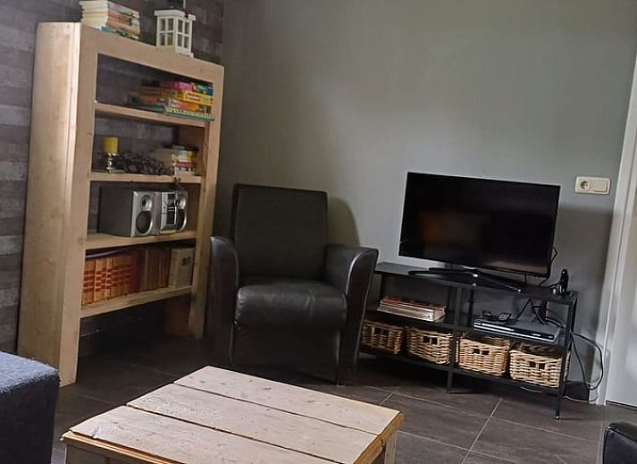 Prachtig uitzicht op de tuin vanuit Vakantiehuis in Dalfsen, een serene vakantiewoning in de Vechtstreek, Overijssel.