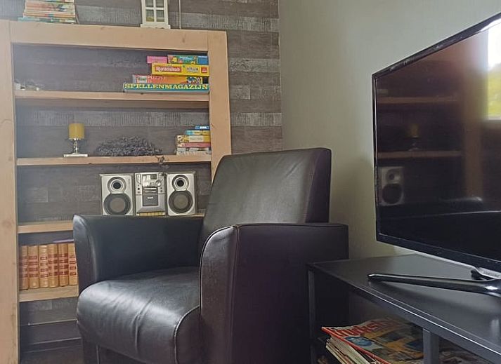 Prachtig uitzicht op de tuin vanuit Vakantiehuis in Dalfsen, een serene vakantiewoning in de Vechtstreek, Overijssel.