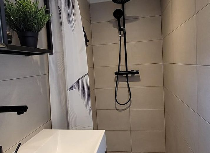 Entspannen Sie sich in der Sauna und im Whirlpool des Ferienhauses in Balkbrug, das in der ruhigen Region Vecht in Overijssel liegt.