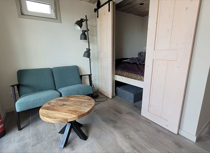 Einzigartige Sauna im Ferienhaus in Balkbrug, Vechtstreek, Overijssel. Geniessen Sie die Entspannung in diesem besonderen Holzfass im Garten.