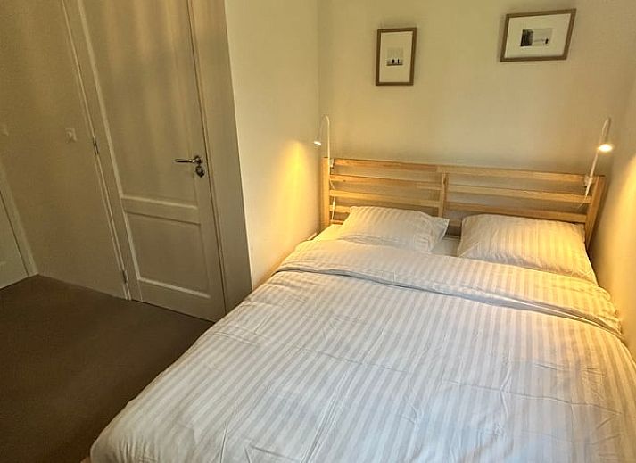 Terras met parasol bij Huisje in Balkbrug vakantiewoning in Vechtstreek