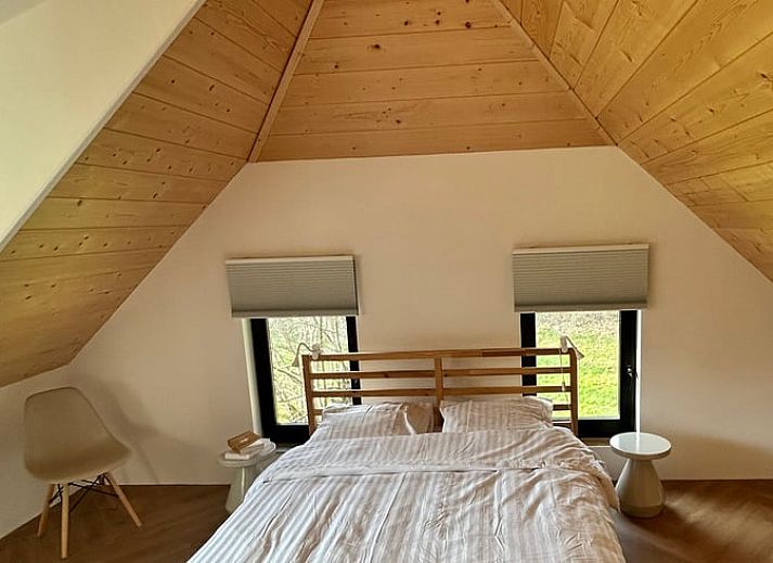 Terras met parasol bij Huisje in Balkbrug vakantiewoning in Vechtstreek