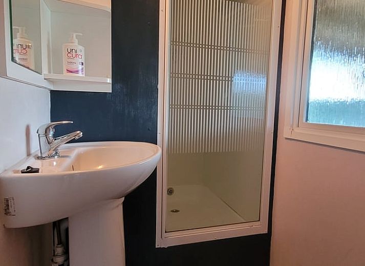 Ruime woonkamer van Vakantiehuis in Balkbrug, ideaal voor ontspanning.