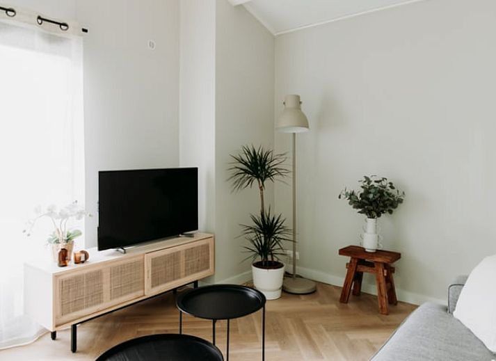 Comfortabele woonkamer in Vakantiehuisje in Rheezerveen, Vechtstreek, Overijssel.