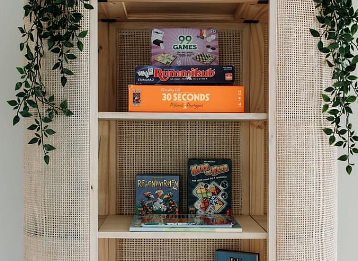 Eethoek met uitzicht in Vakantiehuisje in Rheezerveen, Vechtstreek, Overijssel.