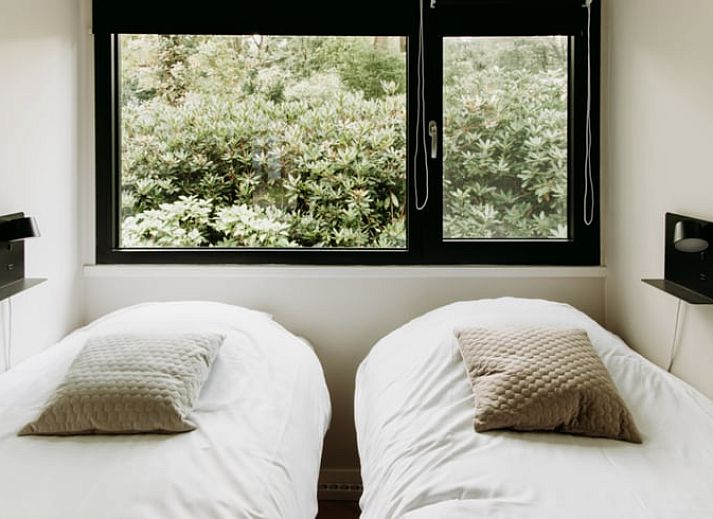 Eethoek met uitzicht in Vakantiehuisje in Rheezerveen, Vechtstreek, Overijssel.