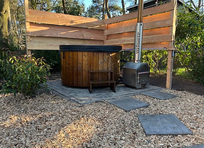 Ontspan met ontbijt op bed in Vakantiehuisje in Rheezerveen, Vechtstreek, Overijssel.