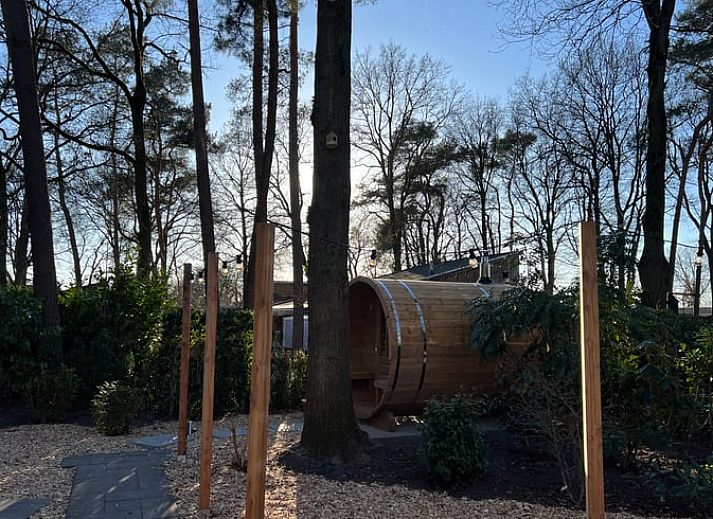 Ontspan met ontbijt op bed in Vakantiehuisje in Rheezerveen, Vechtstreek, Overijssel.