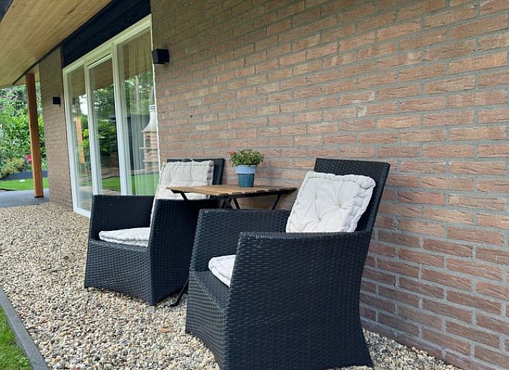 Eetruimte in Huisje in Rheezerveen, vakantiehuis met moderne inrichting in Vechtstreek, Overijssel.