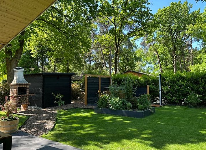 Eetruimte in Huisje in Rheezerveen, vakantiehuis met moderne inrichting in Vechtstreek, Overijssel.