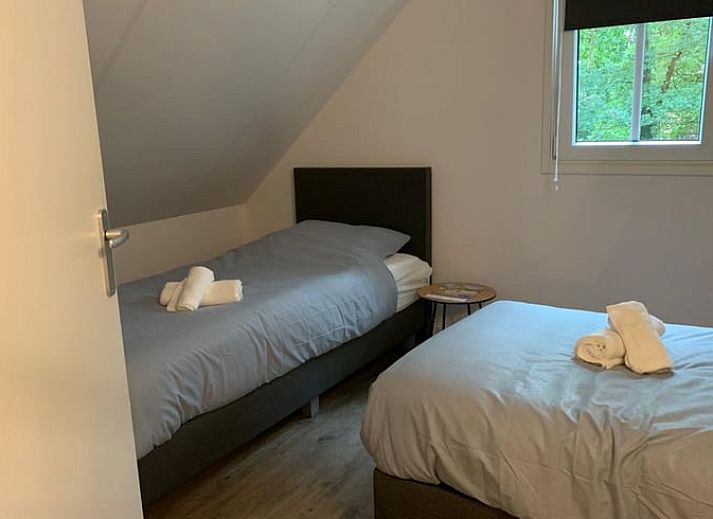 Zufahrtsweg zum Ferienhaus in Marienberg, mitten im Gruenen in der Region Vecht, Overijssel.