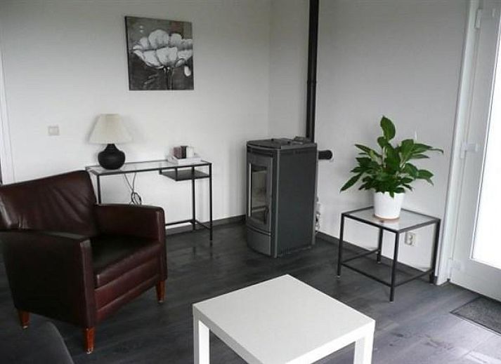 Gezellig zithoekje op het terras van OV249 in Stegeren-Ommen, Vechtstreek, Overijssel