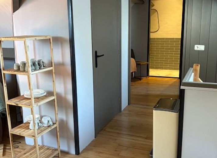 Entspannen Sie sich auf der gruenen Wiese im Ferienhaus in Giethmen, Vechtgegend, mit schoenem Blick auf die Landschaft der Overijssel.