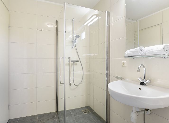 De Vlegge 6-person bungalow 6C2 in Sibculo with terrace and green surroundings in the Vecht region, Overijssel.