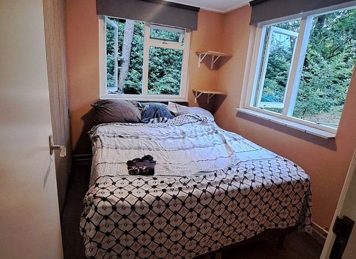 Aussenterrasse mit Blick auf den See im Ferienhaus in Vilsteren, Region Vecht, Overijssel.