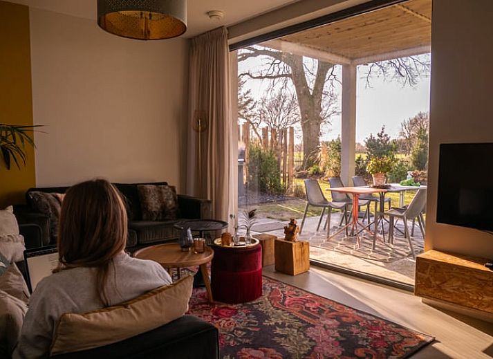 Luxury wellness area at Holiday home in Lemele, Overijssel, with jacuzzi and sauna for ultimate relaxation in the Vecht region.