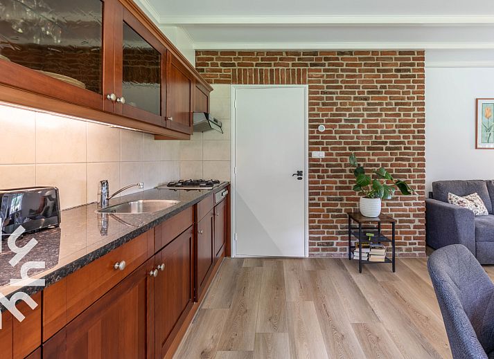 Modernes Badezimmer mit Dusche im Ferienhaus OV689 in Lemele, Vechtstreek, praktisch und komfortabel.