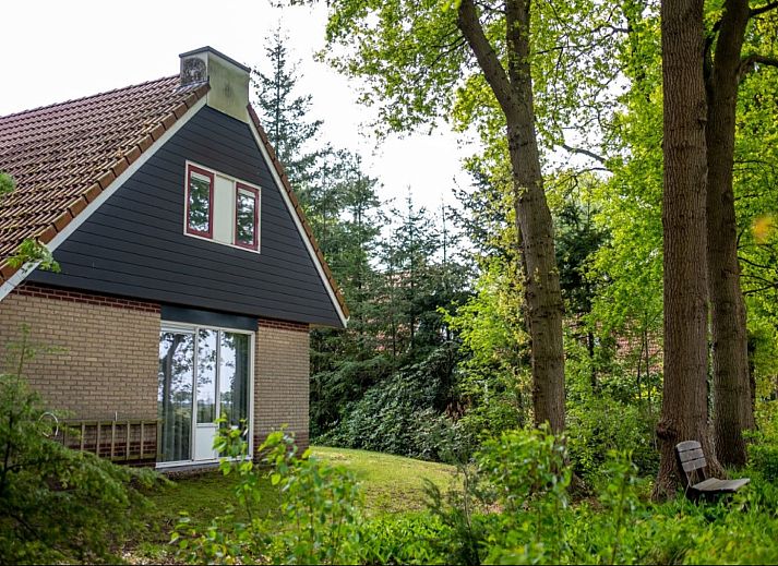 Fully equipped kitchen in OV675 vacation home, Lemele, Vechtstreek, Overijssel.