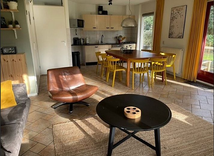 Vakantiehuis OV677 in Lemele, Vechtstreek, omgeven door groen en natuur.