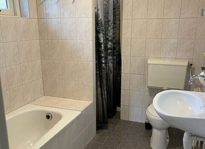 Ruime tuin bij OV677 vakantiehuis in Lemele, Vechtstreek.