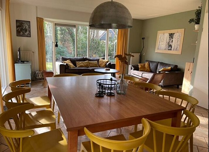 Stijlvolle woonkamer van OV677 vakantiehuis in Lemele, Vechtstreek.