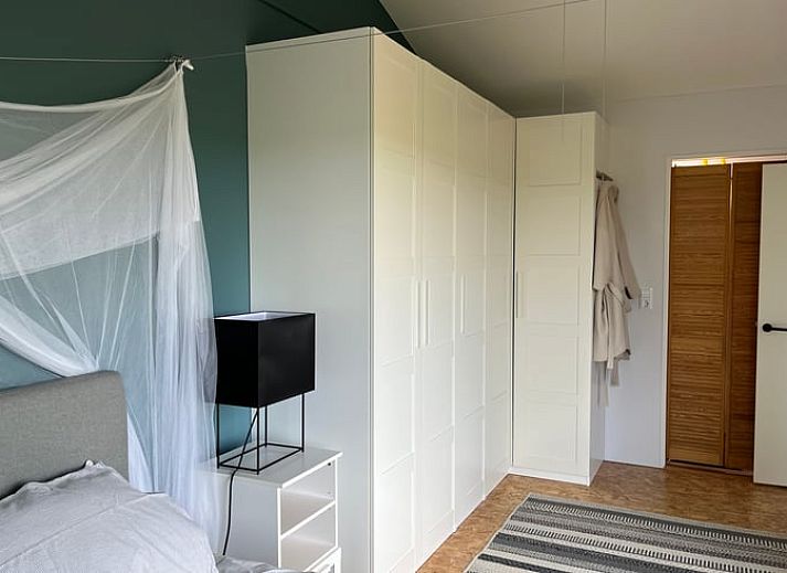 Comfortabele woonkamer in Vakantiehuisje in Stegeren, ideaal voor ontspanning in de Vechtstreek, Overijssel.