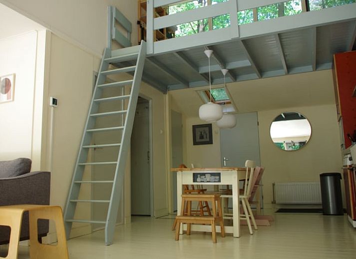 Zonnig terras bij Huisje in Stegeren, vakantiehuis in Vechtstreek, Overijssel.