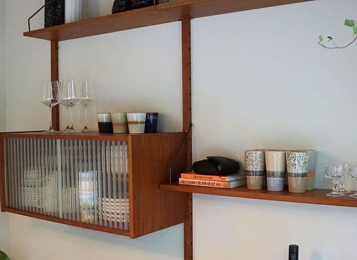 Eethoek met ronde tafel in Vakantiehuisje in Stegeren, Vechtstreek, Overijssel.