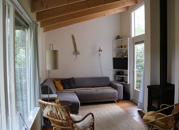 Gemuetlicher Innenhof des Ferienhauses in Stegeren, Region Vecht, mit einladender Sitzecke.